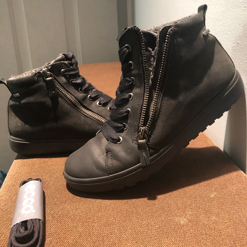 Ecco womens thinsulate and goretex boots